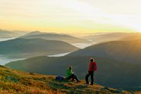 Kärnten Tourismus; Menschen auf Berg, Sonnenaufgangswanderung