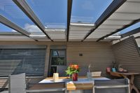 Terrasse mit flexiblem Sonnenschutzsystem, SPANNMAXXL Wolkenbahnen, Pergola-Beschattung