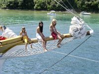 Kinder auf Segelschiff, I.D. Riva Tours