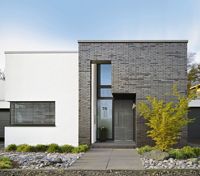 Haus mit Designtür, Rodenberg Türsysteme AG