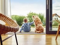 Smart Home, LUXORliving, Theben, Hund und Kind