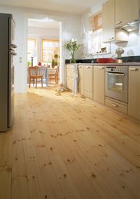 Küche mit hellem Echtholzboden, Osmo