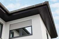 Witterungsbeständige Kunststoff-Profile zur Dachverkleidung