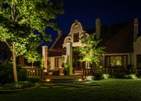 Haus mit Garten- und Fassadenbeleuchtung, Rainpro