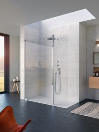 Begehbare Dusche mit Lichtschacht, Barrierefreies Badezimmer mit offenem Duschbereich, KINEQUARTZ®, Kinedo