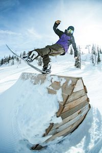 Snowboarder auf Hindernis, Snowboarder auf Halfpipe, Snowpark, Ski amadé, Salzburger Sportwelt